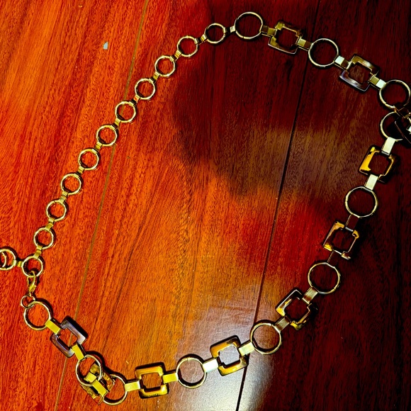 Beautiful vintage gold chain belt. Set at the length you want - Picture 3 of 6